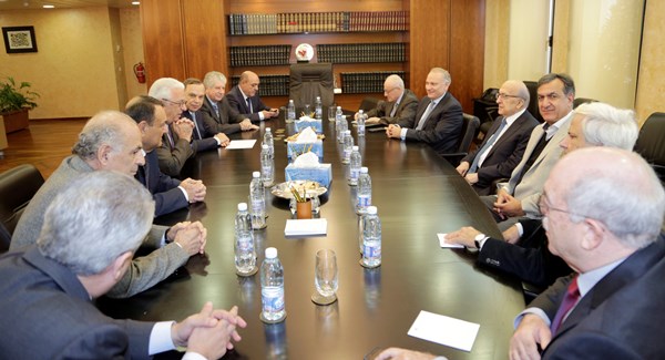 رئيس جمعية مصارف لبنان يجتمع بوفود من الجيش ونقابتا المقاولين والصرافين في لبنان